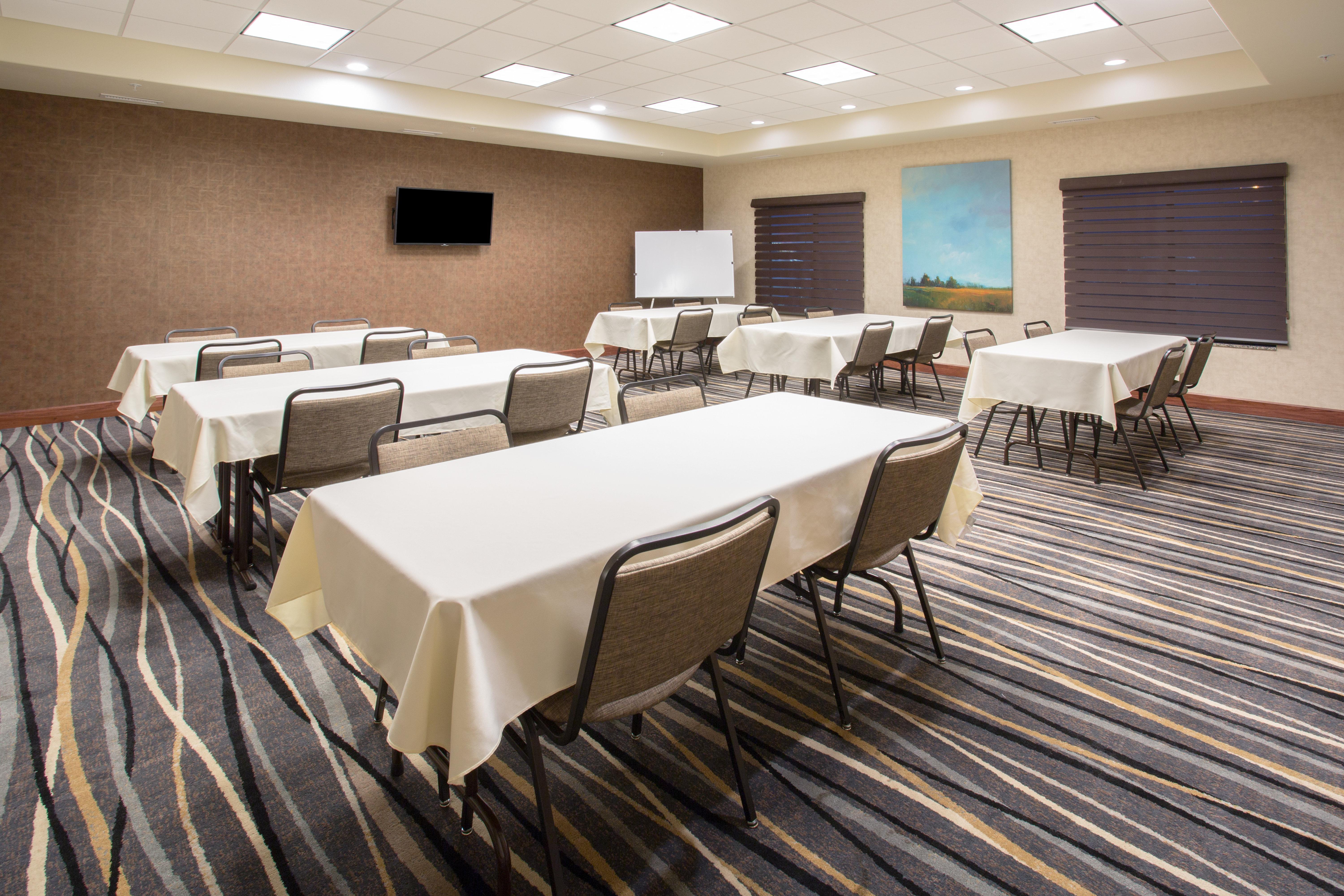 Holiday Inn Express & Suites Glendive By Ihg Bagian luar foto